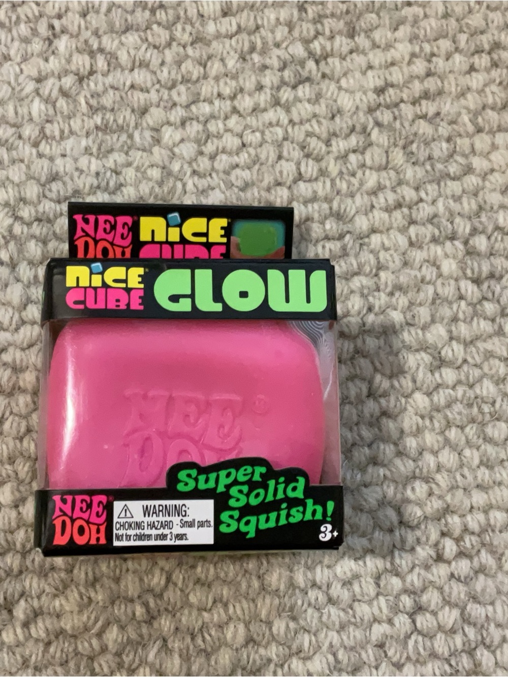 Nice Cube Glow Super Solid Squish - Pink